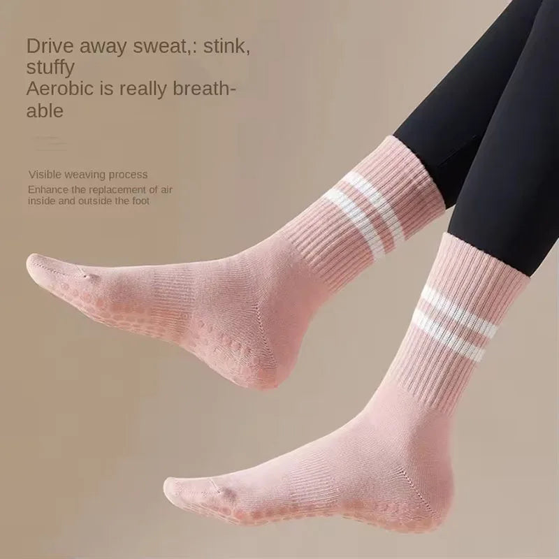Women anti Slip Pilates Socks with Silicone Grips Non Skid Yoga Socks for Barre Ballet Dance Studio Workout Fitness Training